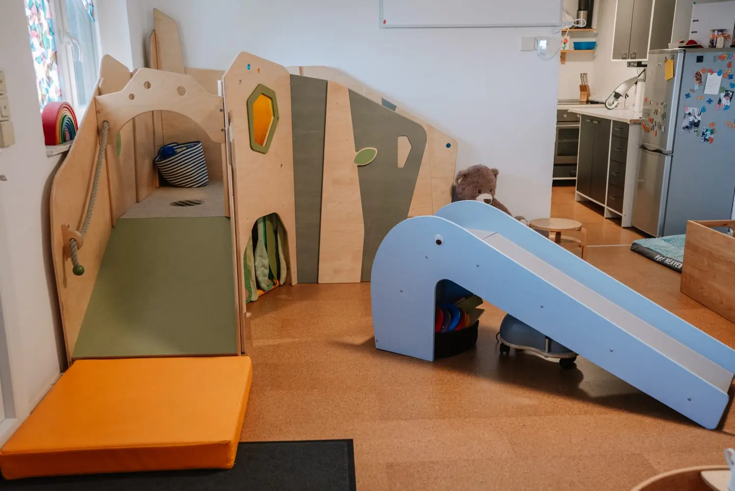 Anna Drobczynsky Kindertagespflege, Rutsche, kleines Verstecklager